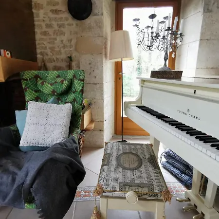 Les De Capucine Nocleg ze śniadaniem
